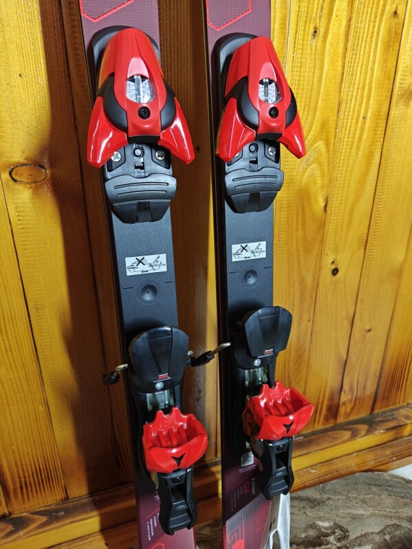 LYŽE ATOMIC REDSTER G9 REVOSHOCK JR FIS 124CM --MODEL 2024--